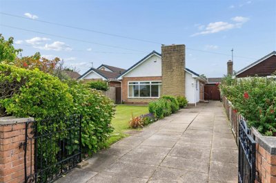 Property on Formby Fields, L37 4EG
