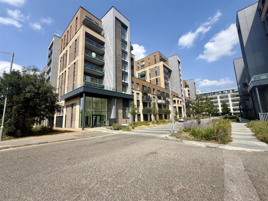 Property main image