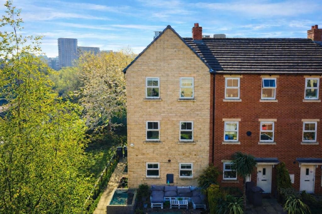Terraced House