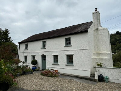 Property on SA32 7TG