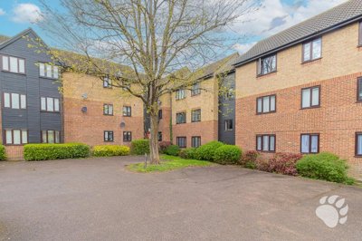 Property on Copperfields, SS15 5RZ