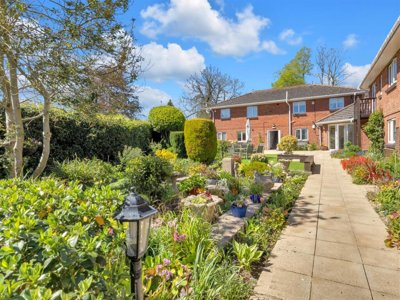 Property on Smeeton Road, LE8 0LF