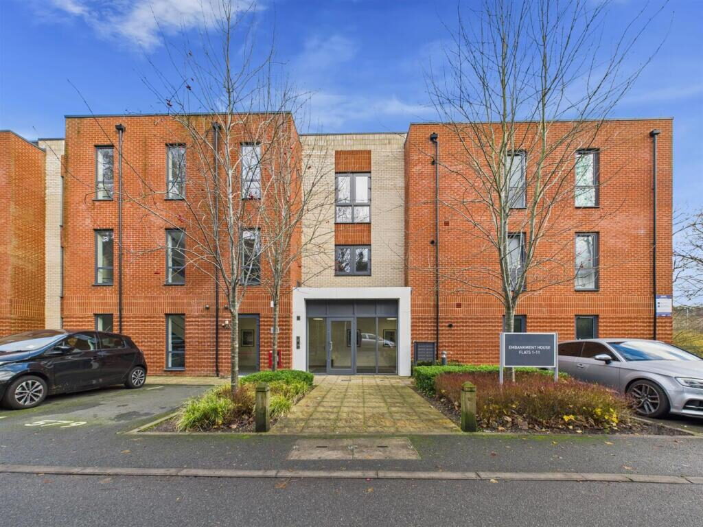 Property main image