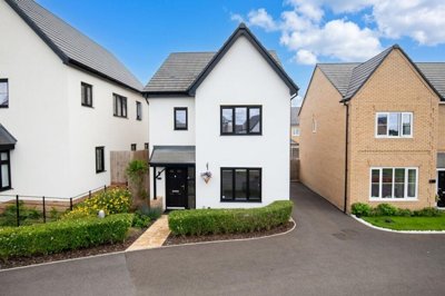 Property on NN8 1GZ