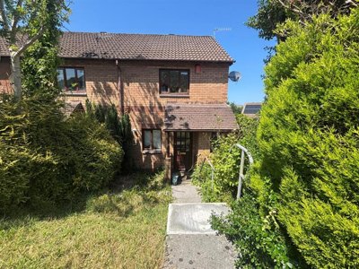 Property on Heol Ysgubor, CF83 1SR