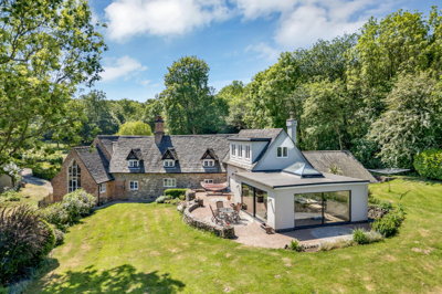 Property on Brook Road, LE12 8RS