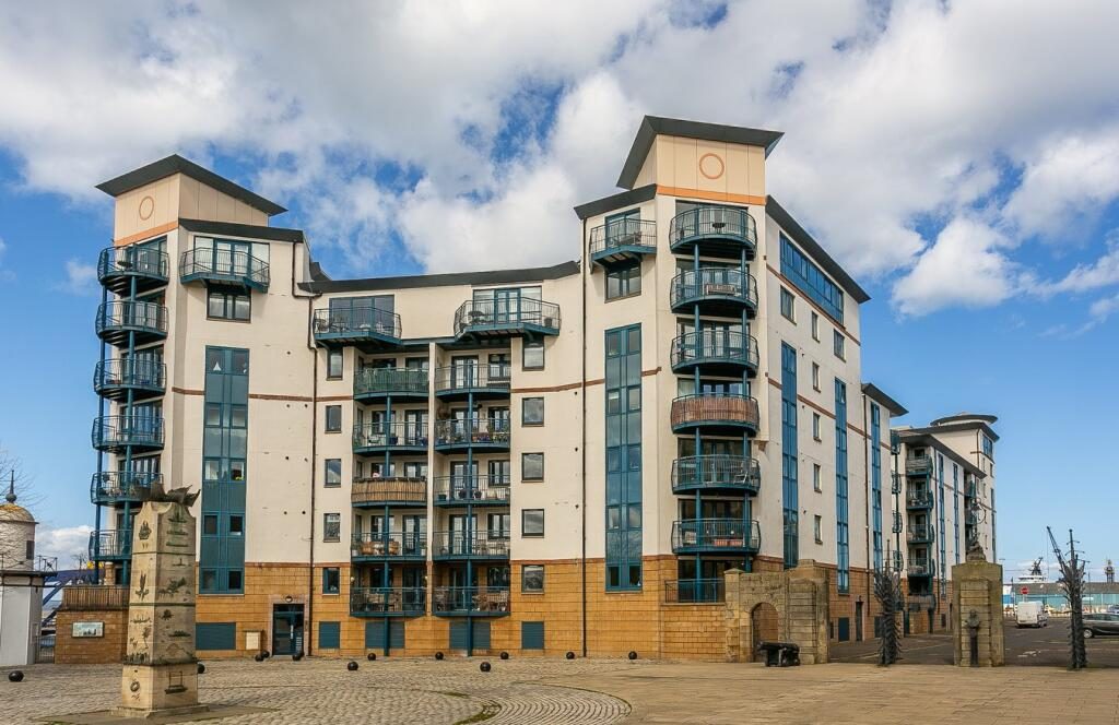 Property main image