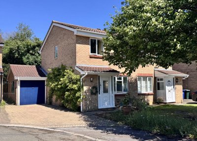 Property on Roman Way, OX26 6FL