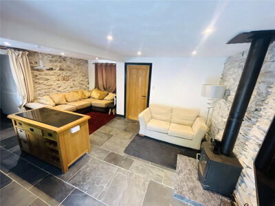 Property on Ffordd Caernarfon, LL55 4UY