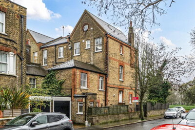 Property on Kennington Park Place, SE11 4AS