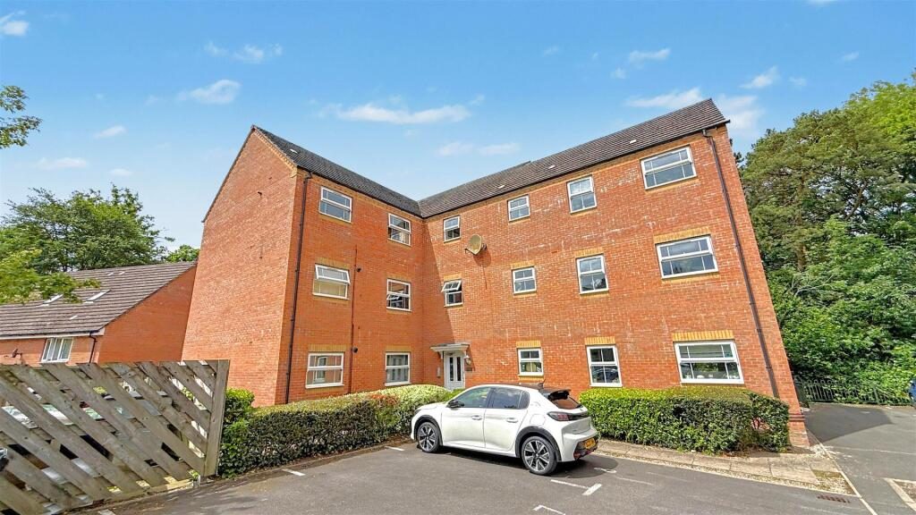 Property main image