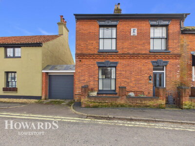 Property on High Street, NR33 7QQ