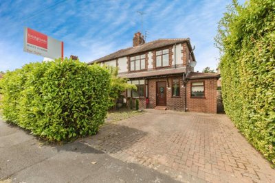 Property on SK11 8UQ