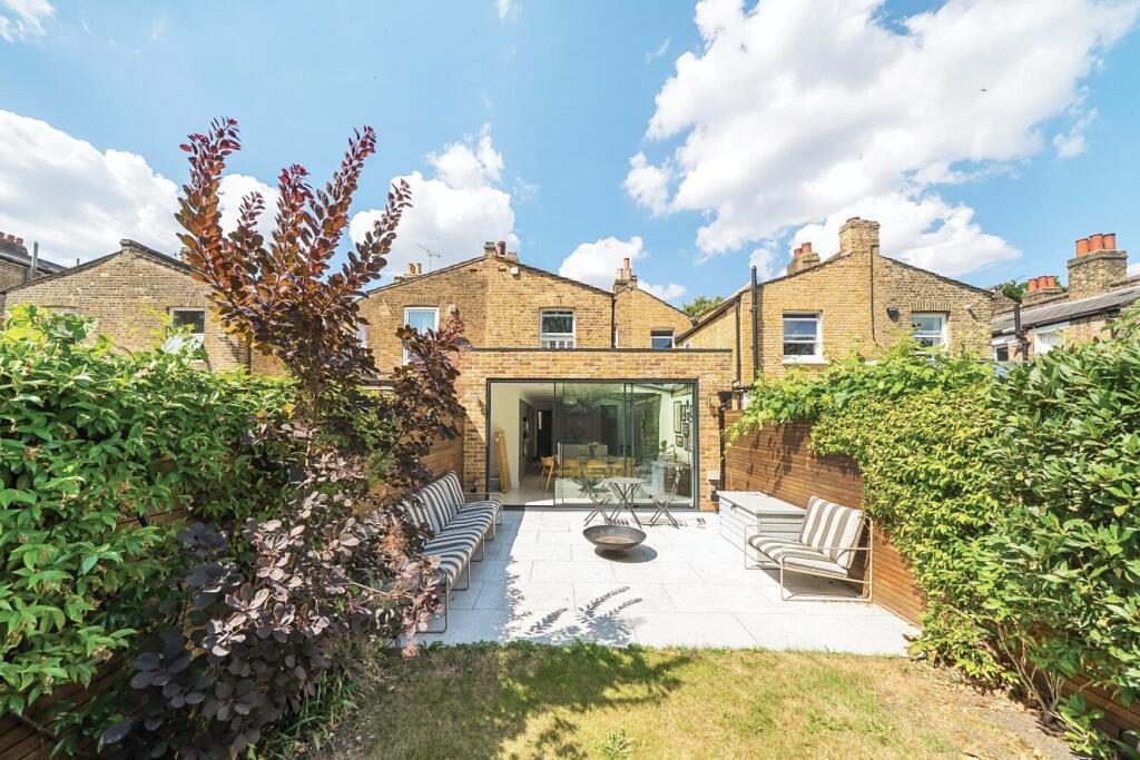 Terraced House