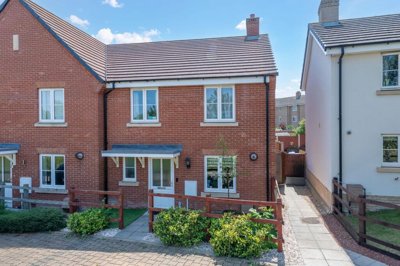 Property on Binyon Way, SG8 5FS