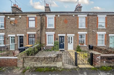 Property on Cross Street North, LU6 1ND