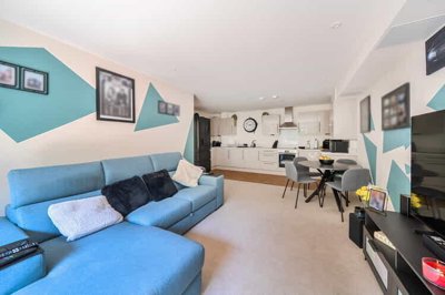 Property on Giles Crescent, SG1 4GS
