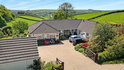 Property on EX31 4SU