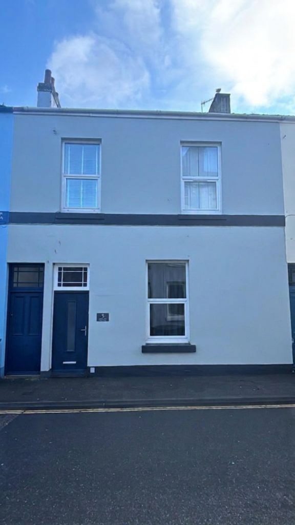 Property main image