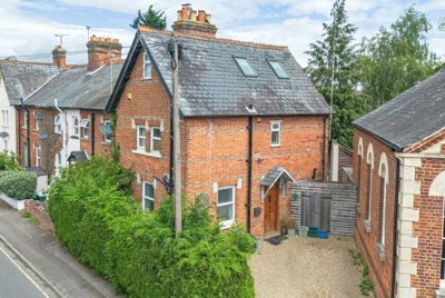 Property on Greenham Road, RG14 7HX