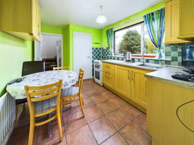 Property on Tremynoddfa, SY17 5LJ