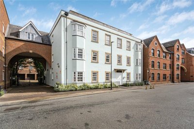 Property on St Thomas Street, OX1 1JR