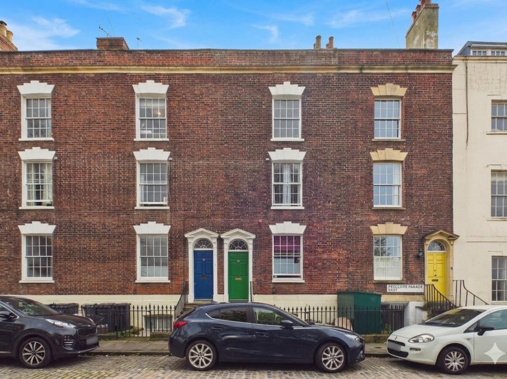Property main image