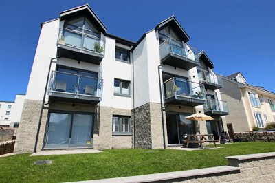 Property on Edgcumbe Gardens, TR7 2FS