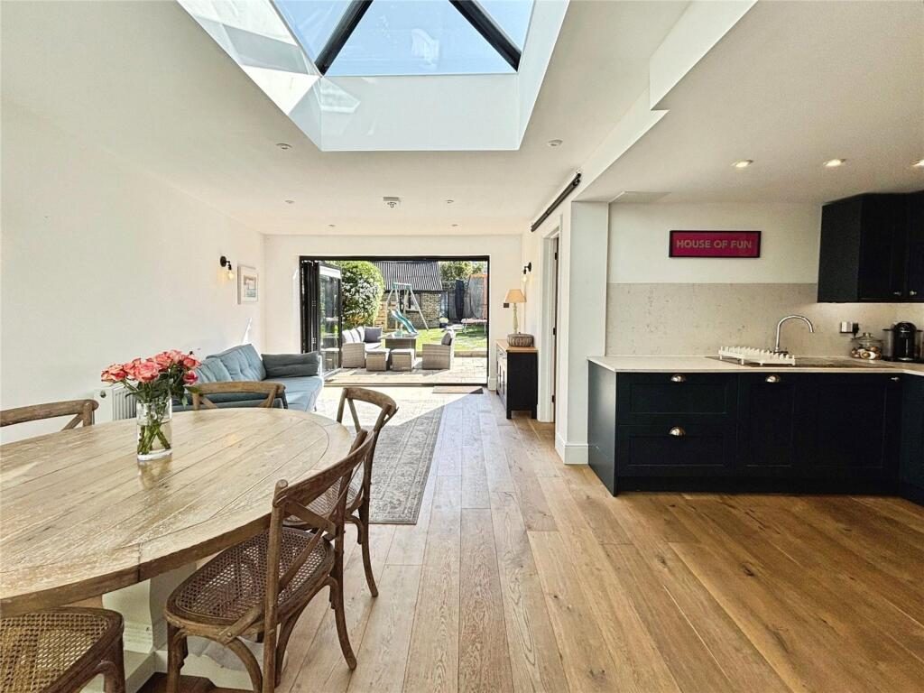 Terraced House