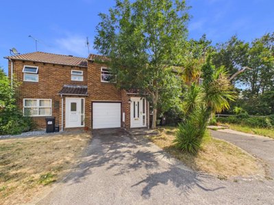 Property on Chilcombe Way, RG6 3DB