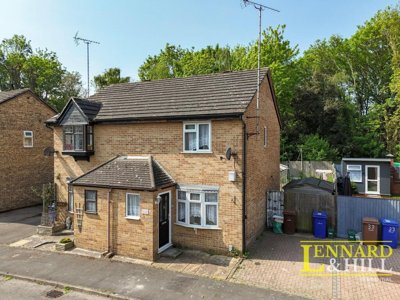 Property on Bankfoot, RM17 5HY