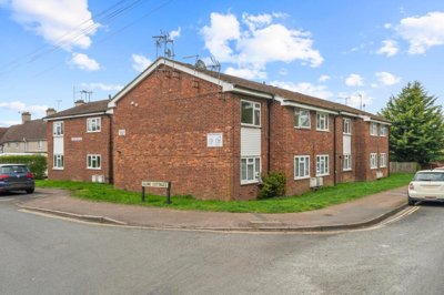 Property on School Lane, AL9 6JR