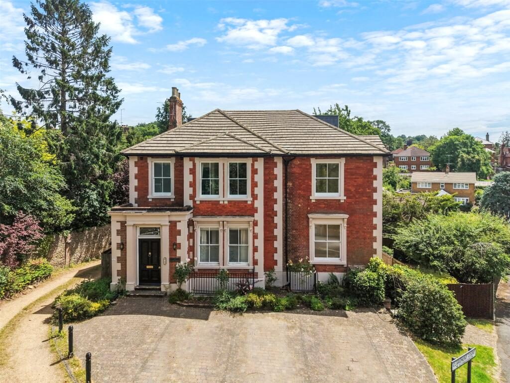 Property main image