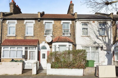 Property on Lonsdale Avenue, E6 3JZ