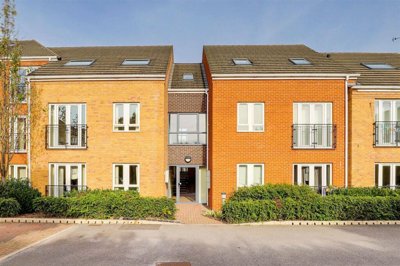 Property on Radcliffe Road, NG2 6NR