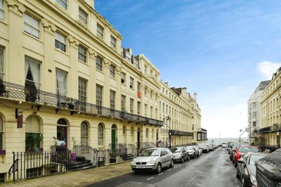 Property on BN1 2LJ