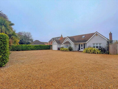 Property on Thorpe Road, CO13 0NH