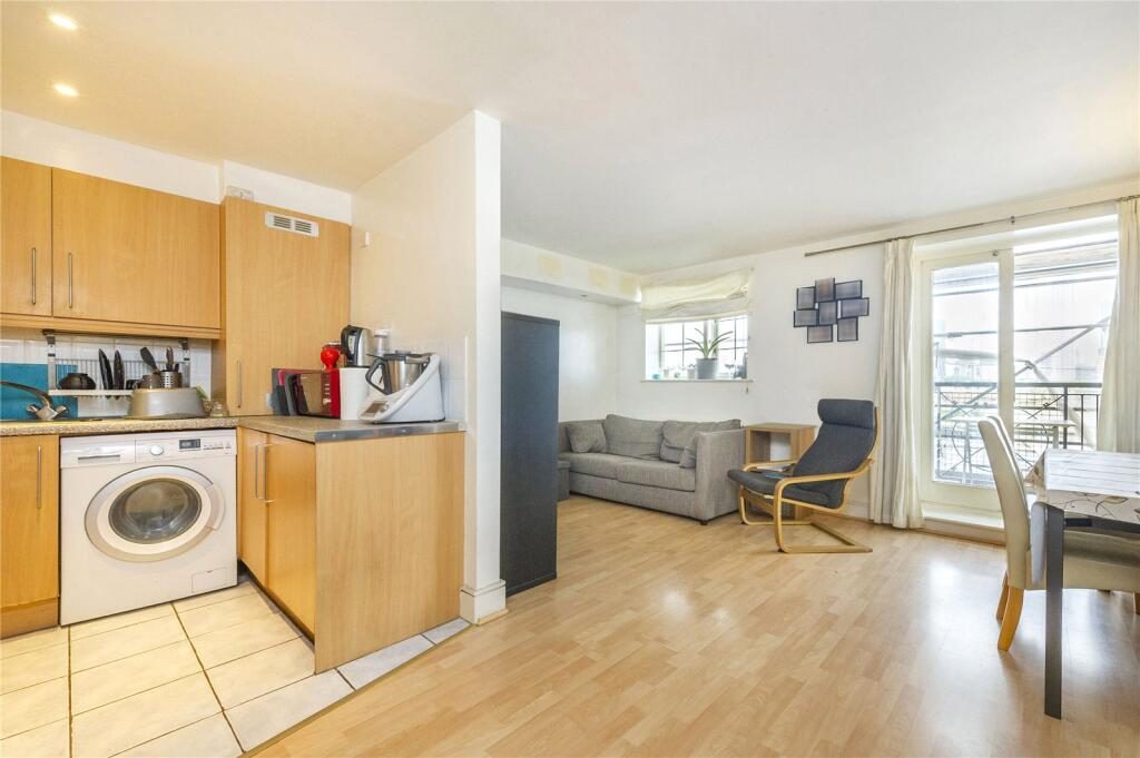 Kingsbridge Court, 
1 Dockers Tanner Road, E14