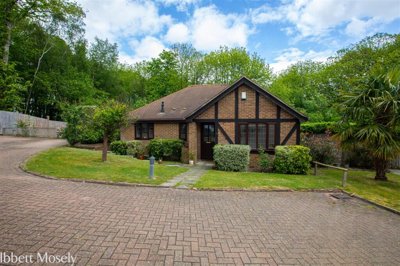 Property on Oak Warren, TN13 1NR
