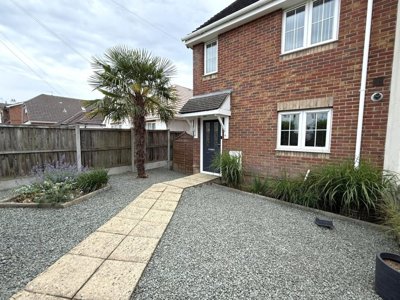Property on Fernside Road, BH15 2EW