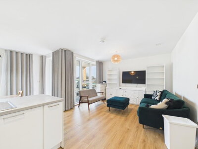 Property on Quayle Crescent, N20 0DY