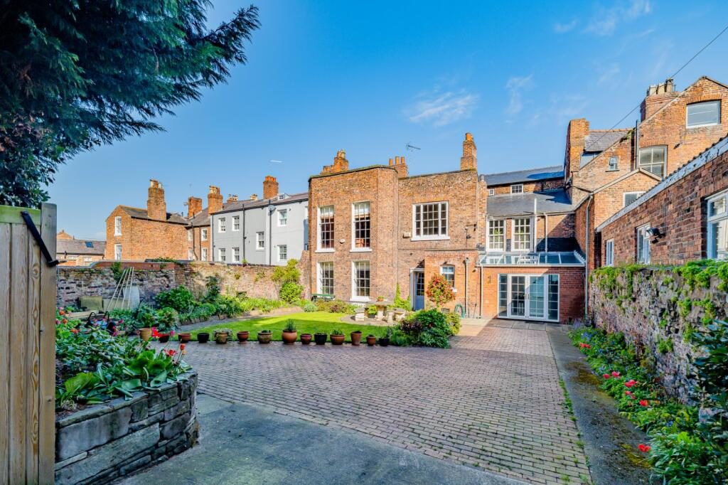 Terraced House