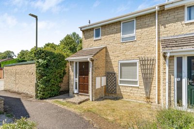 Property on Pensclose, OX28 2EG