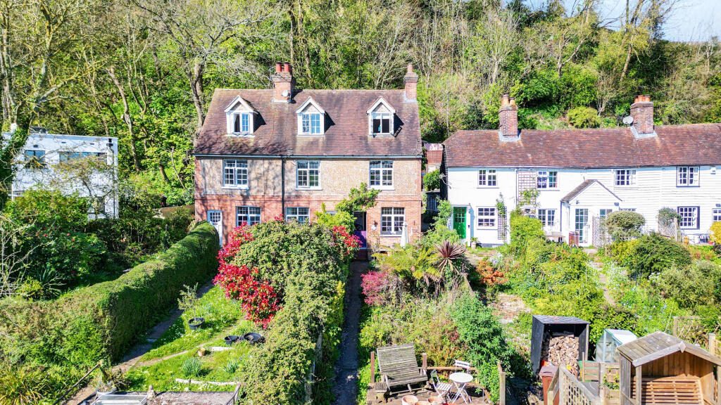 Terraced House