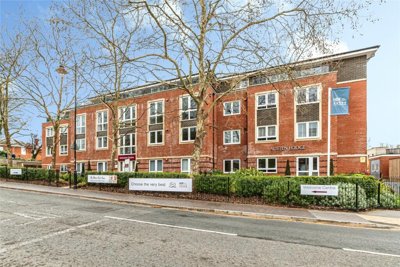 Property on London Road, RG21 4FQ