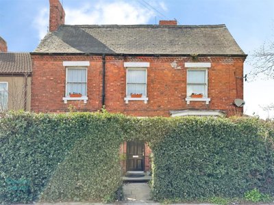 Property on Queen Street, DN22 7BH