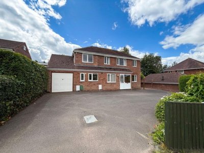 Property on Bridge End Road, NG31 7HD