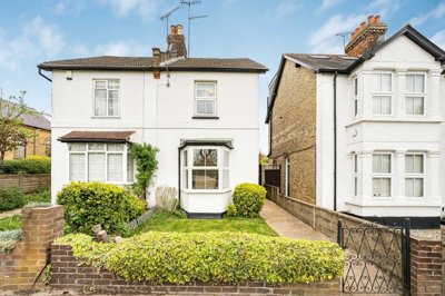Property on Barnet Road, EN6 2RD