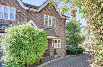 Property on Elm Lawns Close, AL1 3RE