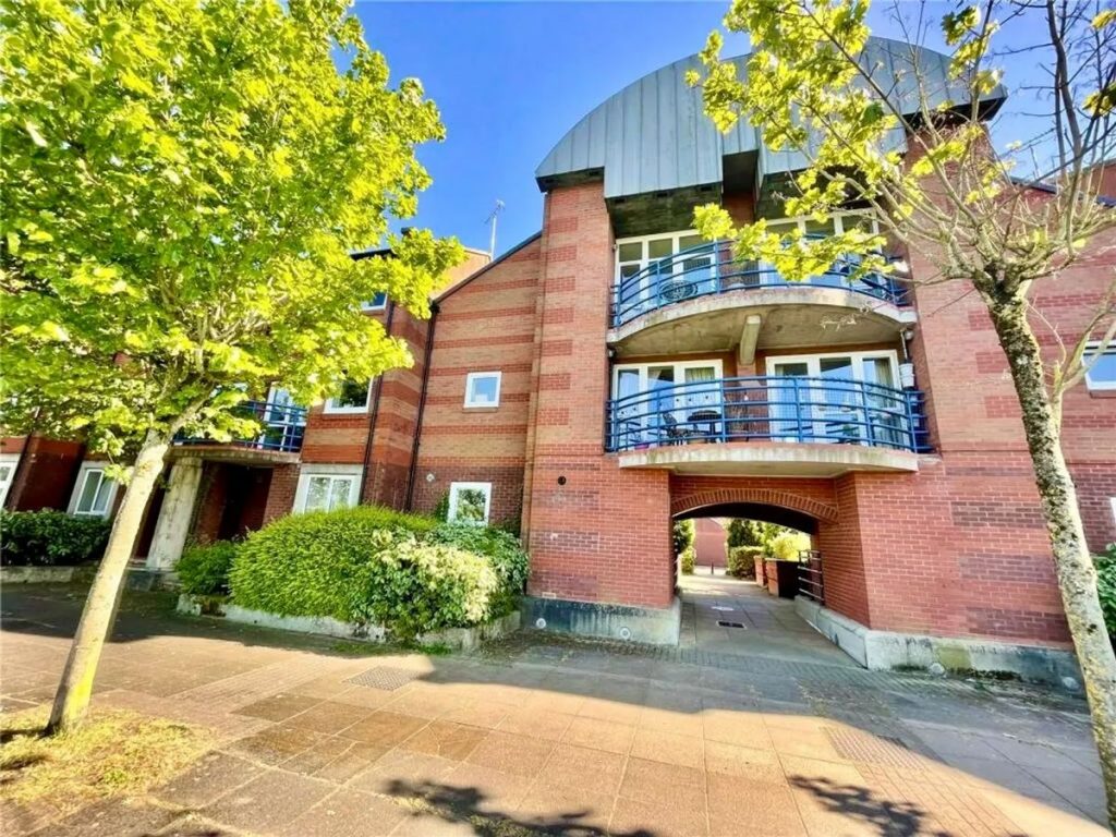 Property main image